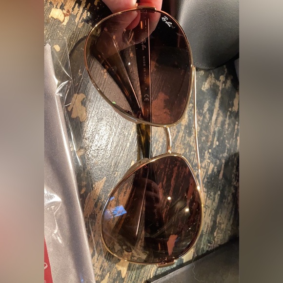 Ray Ban Aviators - Picture 5 of 7